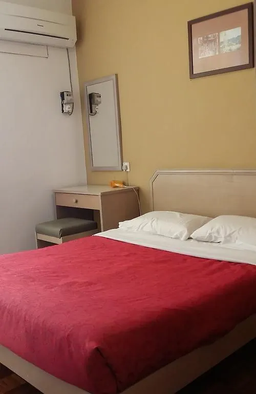 Jean Cleancomfy Apt Near Beach Batu Ferringhi Apartment