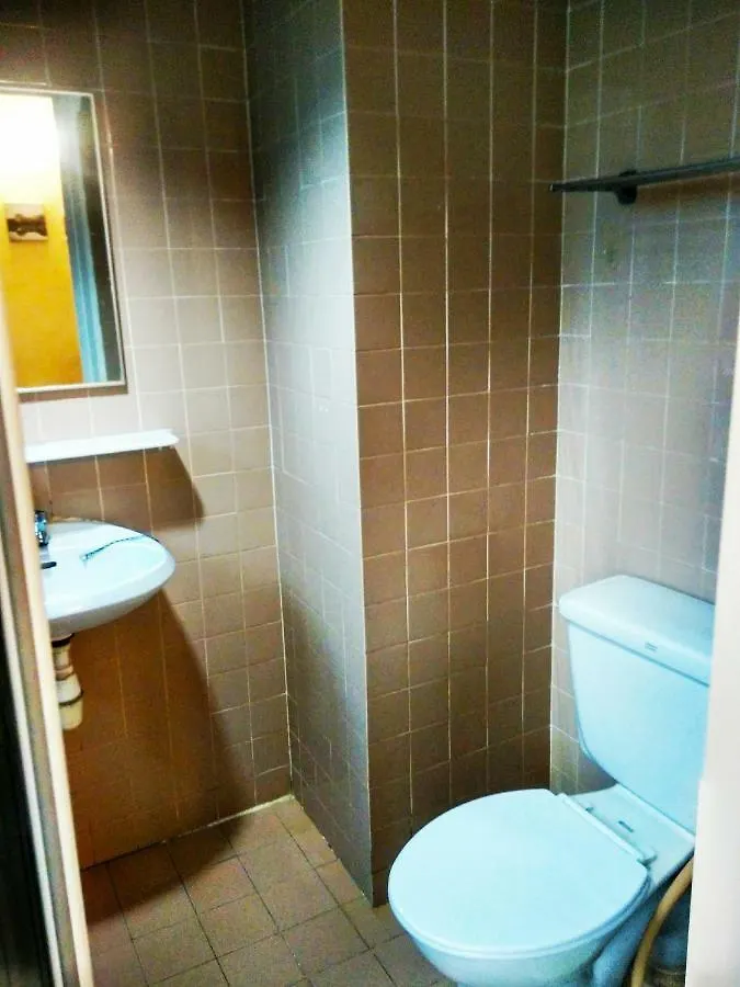 Jean Cleancomfy Apt Near Beach Batu Ferringhi 0*,