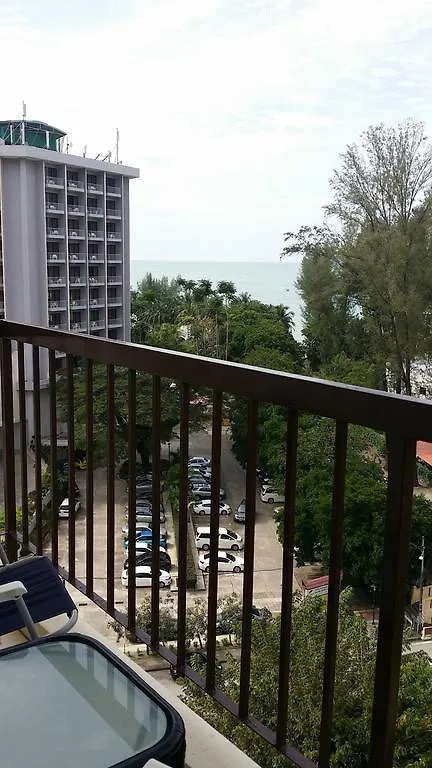 Appartement Jean Cleancomfy Apt Near Beach Batu Feringgi